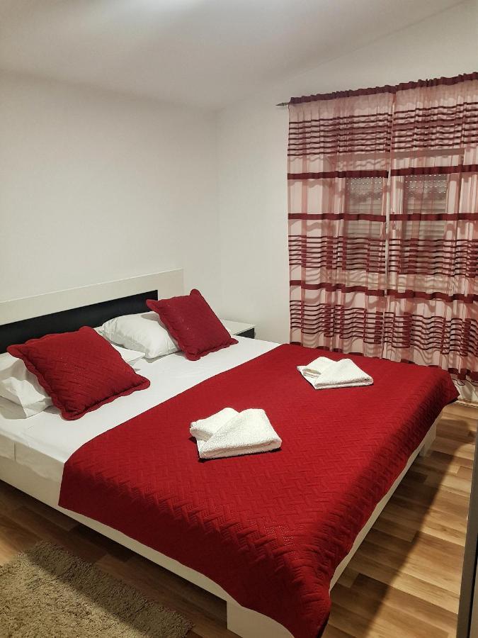 Apartman Nela Apartment Kastel Sucurac Luaran gambar