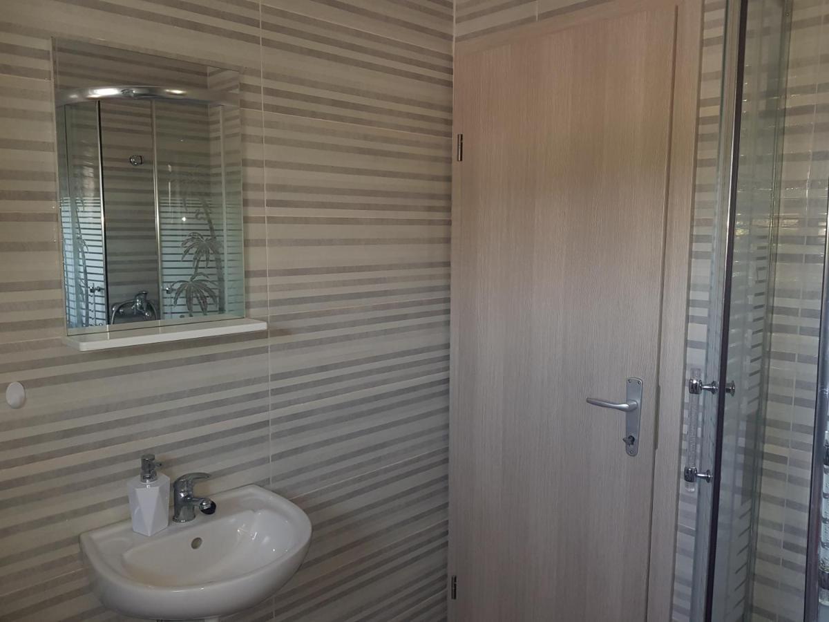Apartman Nela Apartment Kastel Sucurac Luaran gambar