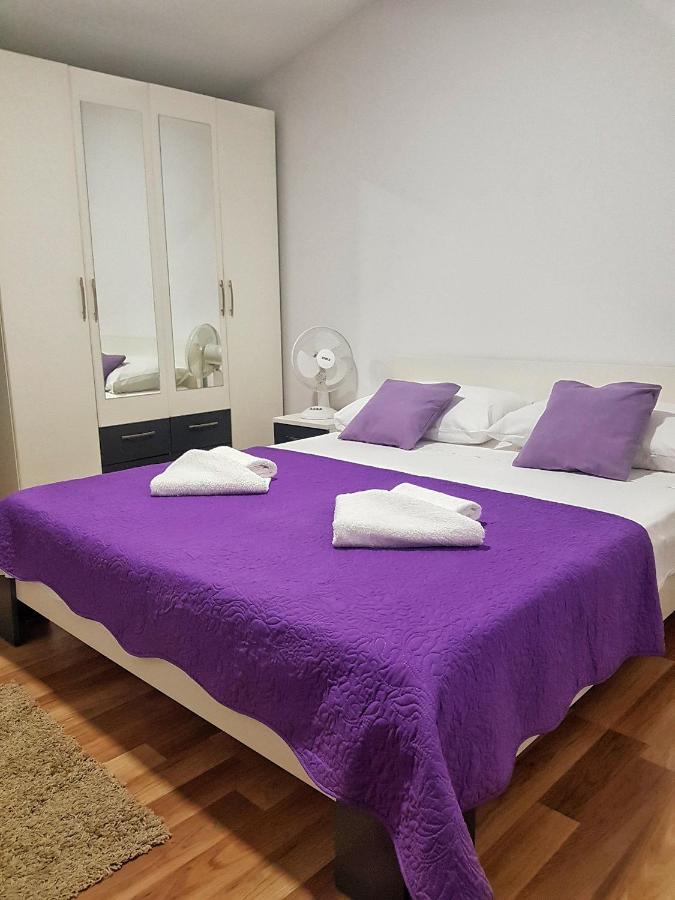 Apartman Nela Apartment Kastel Sucurac Luaran gambar