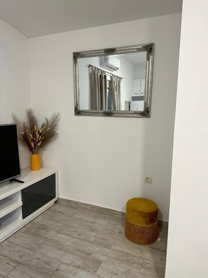 Apartman Nela Apartment Kastel Sucurac Luaran gambar